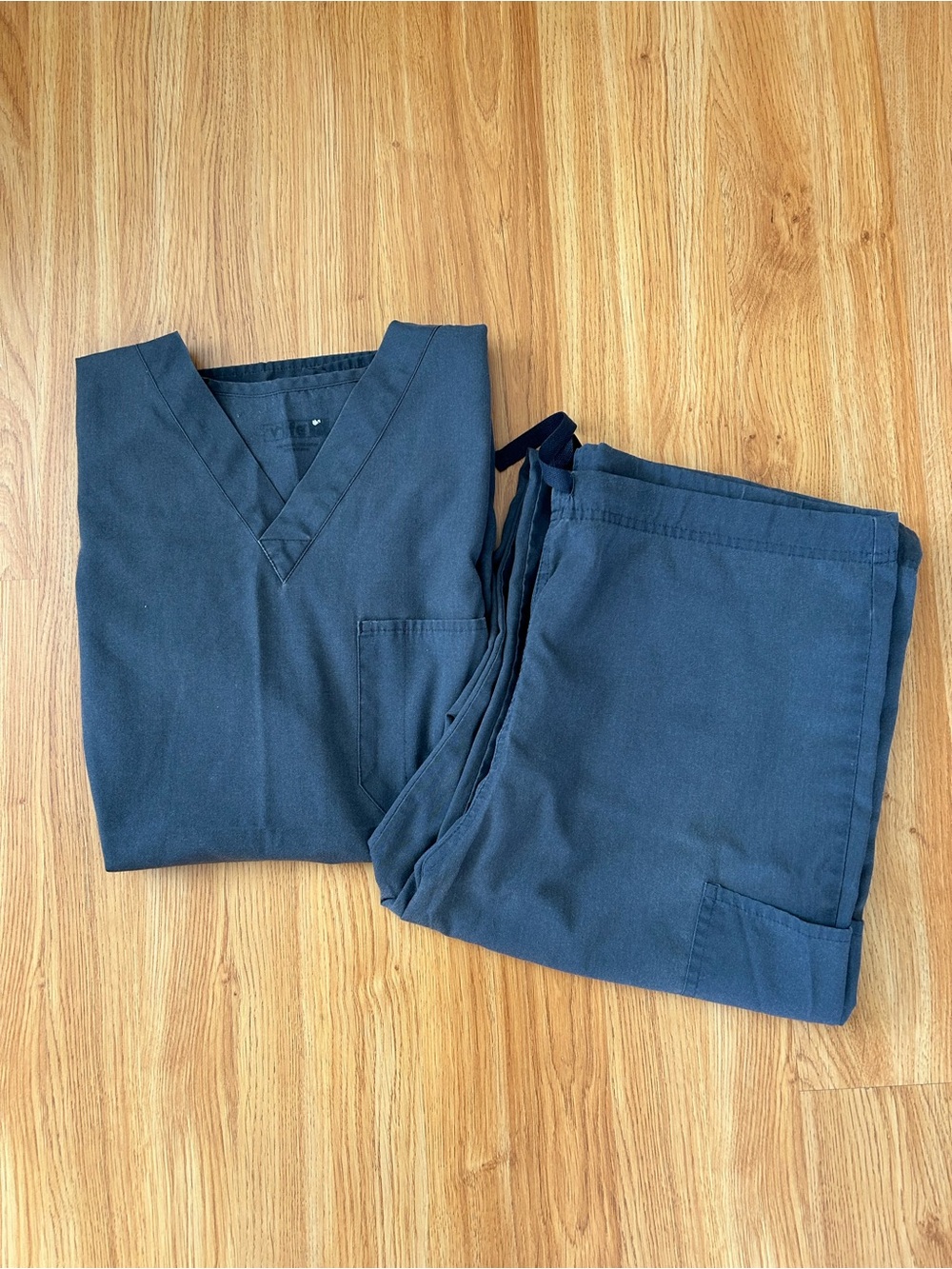 Men's Grey Scrub Set - Top & Pants Size L